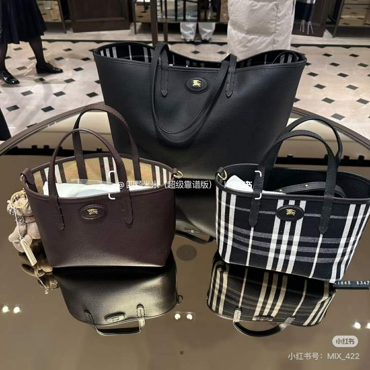 Picture of Burberry Handbags _SKUfw222105713fw